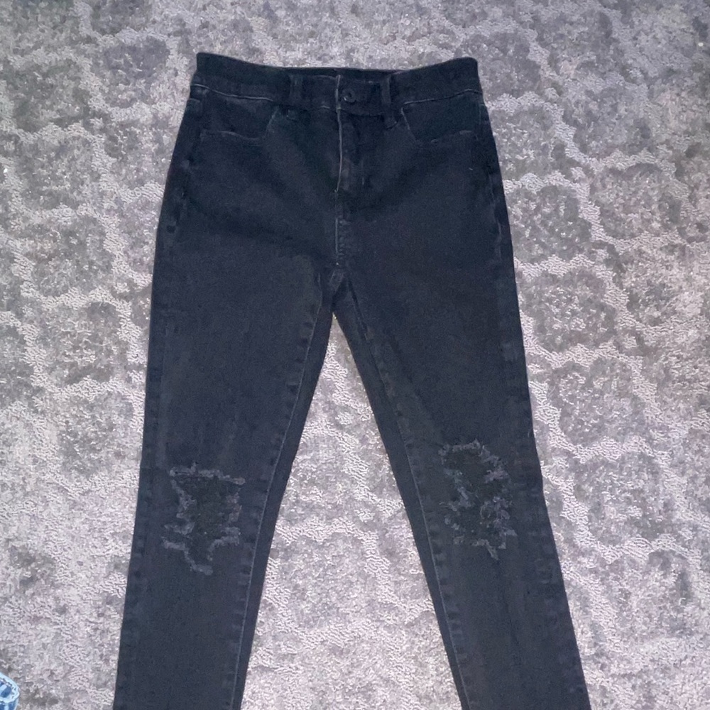 American Eagle/ Black / Size 2 / Skinny jean
